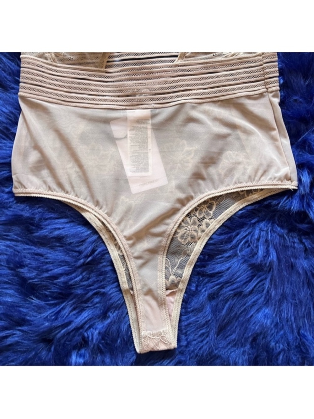 New! REISS Stretch Sexy Lace Plunge Open Back Bodysuit in Cream Ivory - Picture 10 of 11